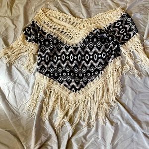 Off shoulder tribal shawl